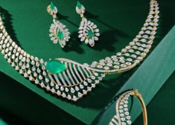 This Valentine’s, start your love story with the Joyalukkas Be Mine – Heart to Heart Collection