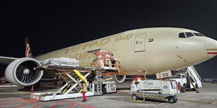 Chartered Cargo Flights Bring Fresh Food Supplies to UAE