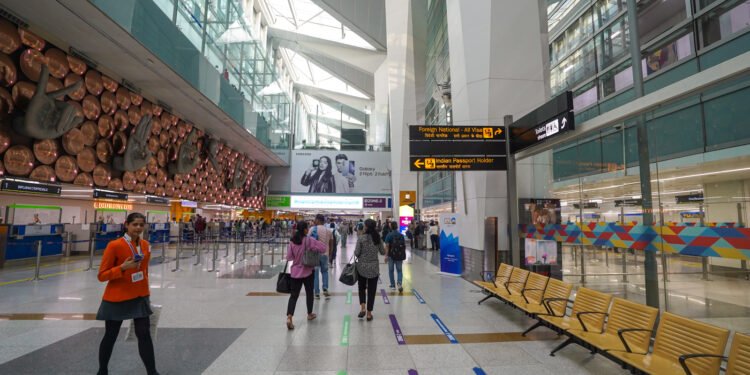 First Indian Flight Amid Middle East Unrest Lands in Delhi from Dubai; Passengers Urged Not to Reach Airport Without Confirmation