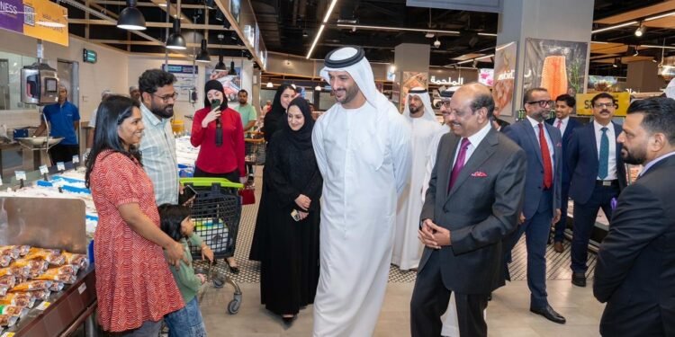 UAE Minister Reviews Supply at LuLu Hypermarket in Sharjah