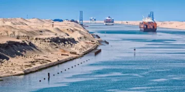 Suez Canal Under Threat? Houthi Attacks Raise Fears of Global “Maritime War”