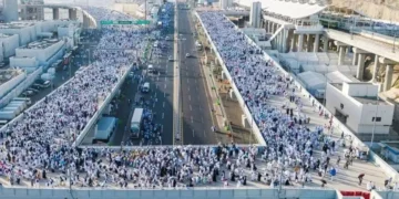 Hajj pilgrims begin arriving at Arafat for most significant ritual