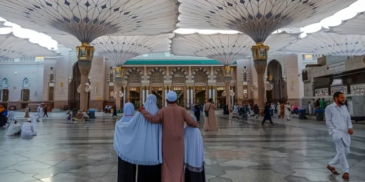 Saudi Arabia Issues Stern Warning: SR20,000 Fine and 10-Year Ban for Hajj Violators