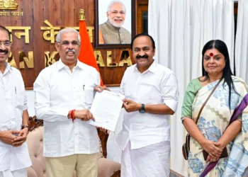 V D Satheesan Meets Governor, Stakes Claim to Form New UDF Government in Kerala
