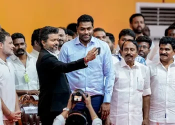 Protocol Row Erupts at CM Vijay’s Swearing-In; ‘Vande Mataram’ Priority Triggers Political Storm