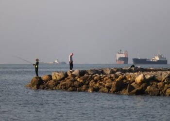 Global Crude Oil Prices Plummet to Three-Month Low Following US-Iran Peace Agreement