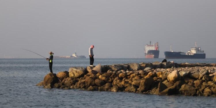 Global Crude Oil Prices Plummet to Three-Month Low Following US-Iran Peace Agreement