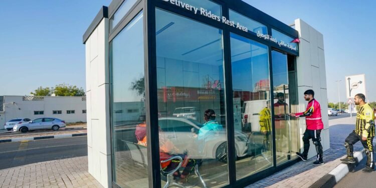Dubai RTA Readies 40 Air-Conditioned Rest Areas for Delivery Riders Ahead of Summer