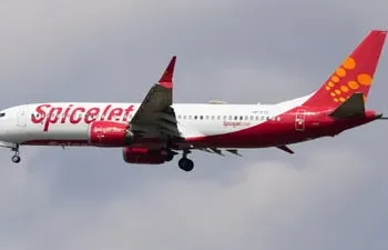 SpiceJet Dubai-Kochi Flight Delayed by Hours Due to Technical Snag; Passengers Stranded Inside Aircraft Without AC