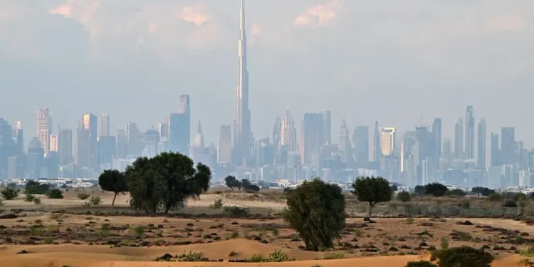 UAE Weekend Weather: Partly Cloudy Skies, Dusty Winds, and Rising Humidity Expected