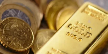 Gold bars and jewellery displayed in a Dubai store window