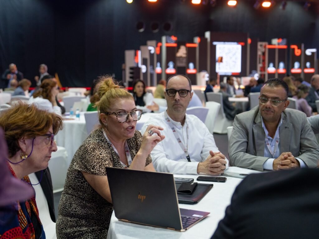 Global retail leaders at the 5th Sharjah Booksellers Conference share practical, low-cost strategies to engage non-readers and optimize independent bookstore spaces.
