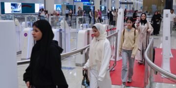 Over 745,000 passengers cleared DXB immigration via Dubai's contactless 'Red Carpet' corridor in 2026, slashing border clearance times to 3.4 seconds.